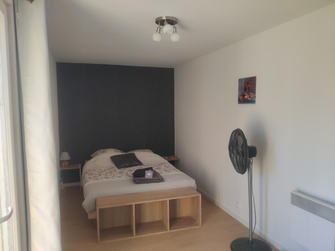 Bedroom 2, Aux amoureux de Provence, Var