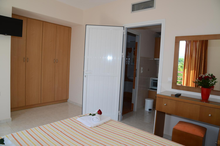 Bedroom 2, Maria's Filoxenia Suites, Peloponnese