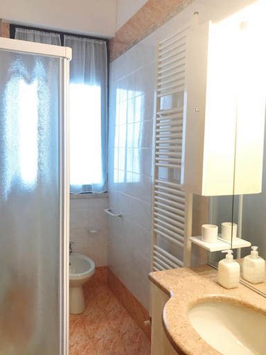 Bathroom 3, casa TRE19, Mantua