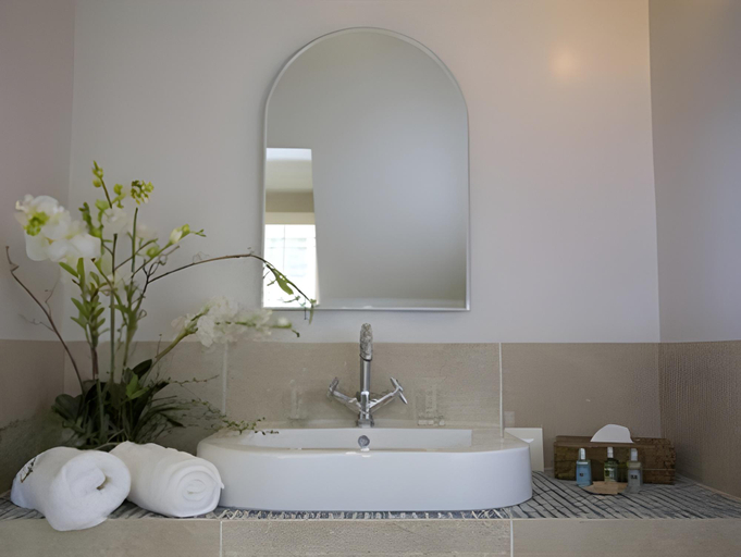 Bathroom 4, The Bell at Hampton Poyle, Oxfordshire