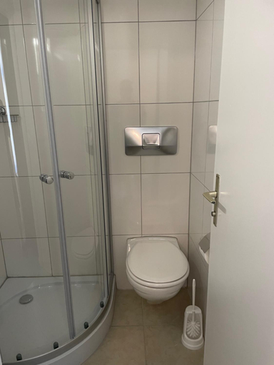 Bathroom 3, Haus zur Eiche Private 1 Zimmerstudios, Plessur