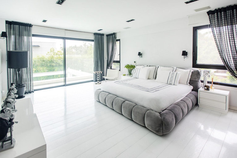 2, The Mansion by Five Stay