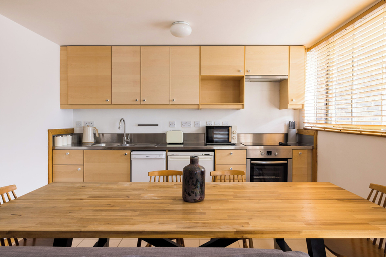 Others 5, Beautiful Stylish 2 Bed Flat Clerkenwell, London