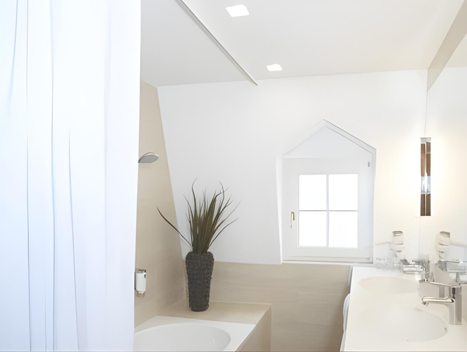 Bathroom 2, Gutwinski Hotel, Feldkirch