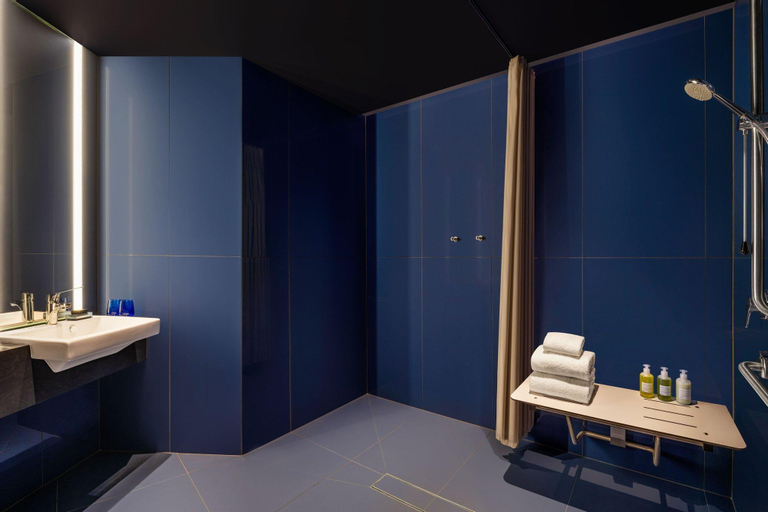 Bathroom 9