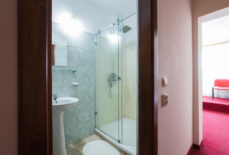 Bathroom, Dumbrava Sibiului, Sibiu