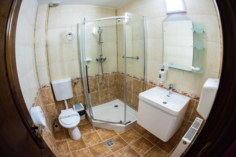 Bathroom, Hotel Trei Brazi, Livadia
