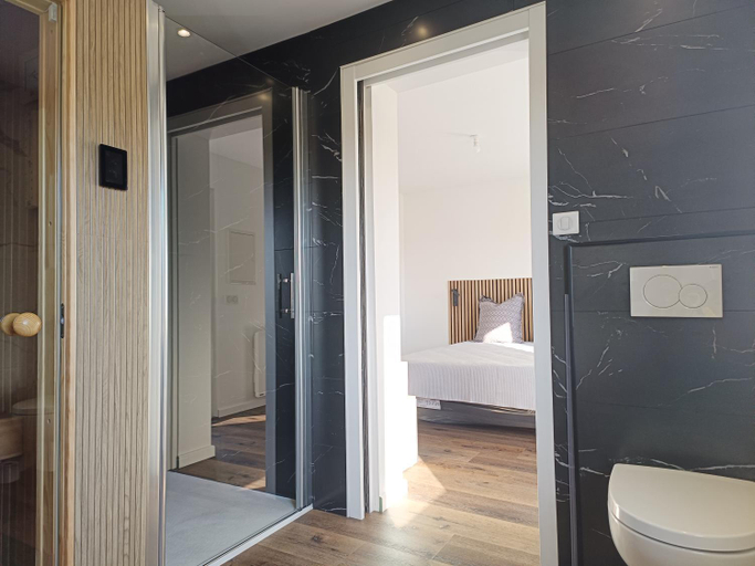 Shower 3, La chambre de KERLAGATU, Finistère