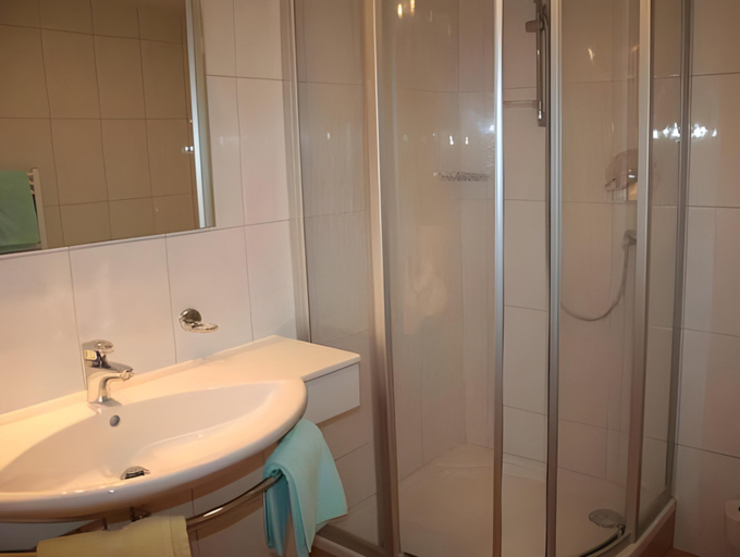 Bathroom 3, Gastehaus Hochstaffl, Schwaz
