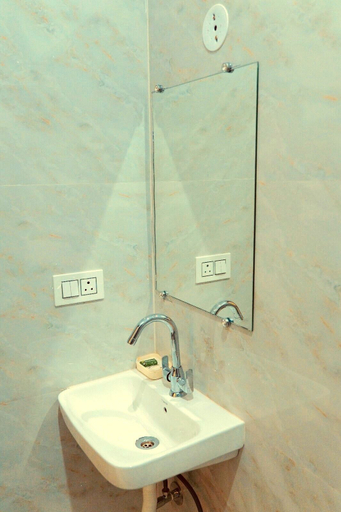 Bathroom 5, Hotel The Ram Krishna, Chhatarpur