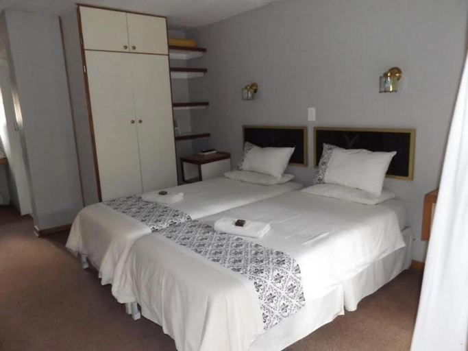 Bedroom 3, WEL-RIE GUESTHOUSE, Lejweleputswa