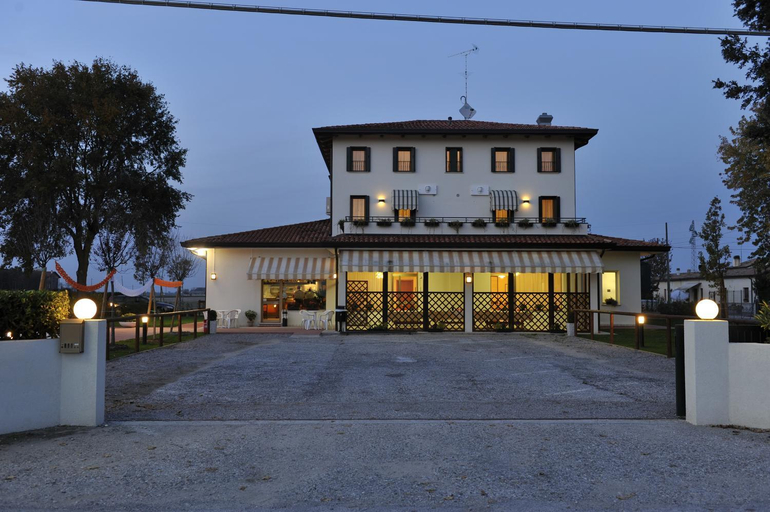 Others 4, Terzo Bacino, Venezia