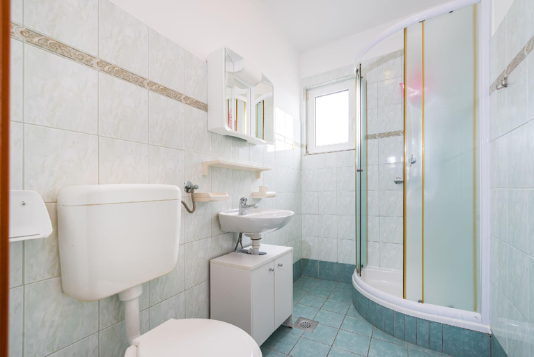 Bathroom 4, Nice Apartment Silvia 3 for 3 Persons, Novalja