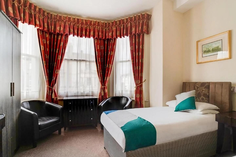 Bedroom 3, Sea Shell Hotel, East Sussex