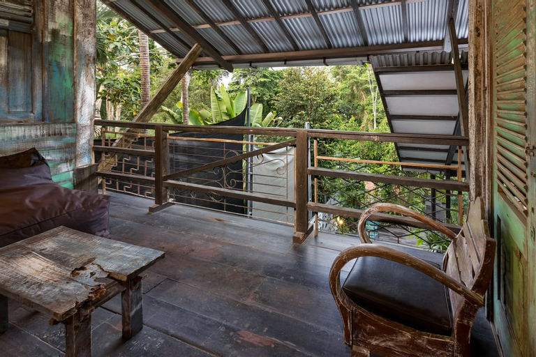 Singing River Front Villa, Bali