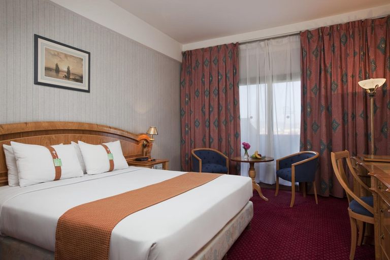 Bedroom 3, Alrabea Hotel