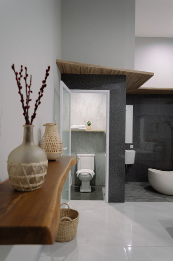 Bathroom 10