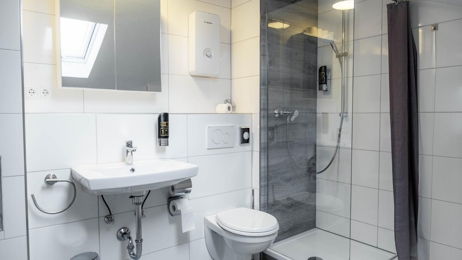 Bathroom 5, E&B Hotel, Rems-Murr-Kreis