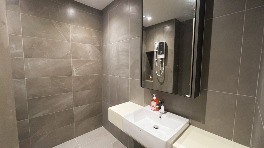Bathroom 30