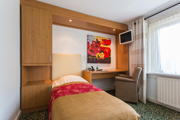 Bedroom 2, Hotel Cafe Restaurant De Gouden Karper, Hummelo en Keppel