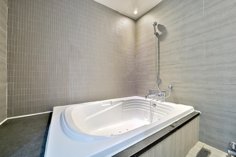 Bathroom 26