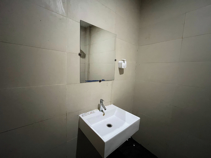 Bathroom 11