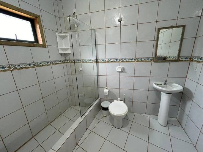 Bathroom 2, Pousada Beleza Pura na Praia da Ferrugem Garopaba, Garopaba