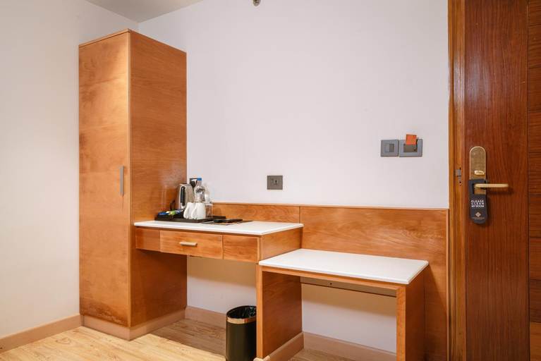 Bathroom 4, Townbridge Hotels & Suites, Ernakulam