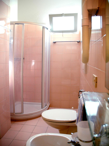 Bathroom 4, Hotel Universal, Rimini