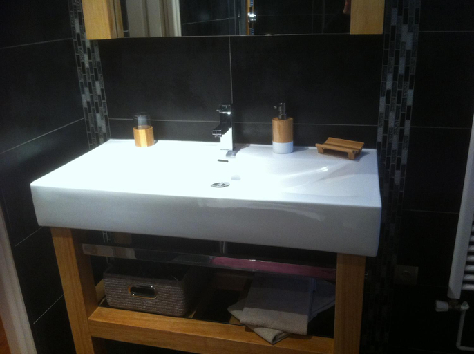 Bathroom 11