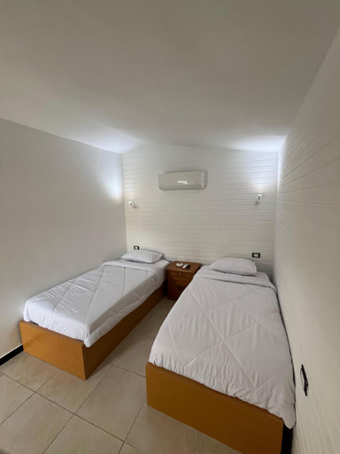 Others 4, DownTown Hotel, Sant Katrin