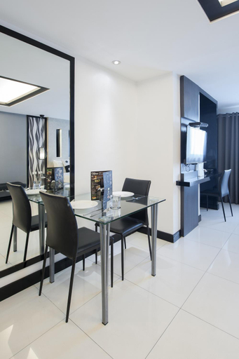 Dining Room 17