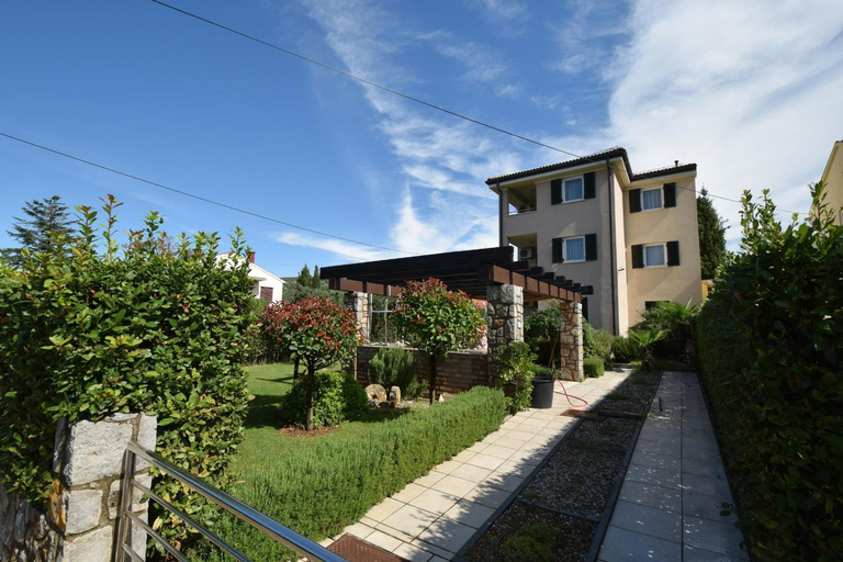 Others 3, Apartments Ravlic, Punat