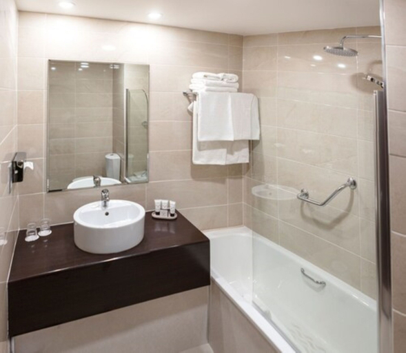 Bathroom, McGettigan's Hotel Letterkenny