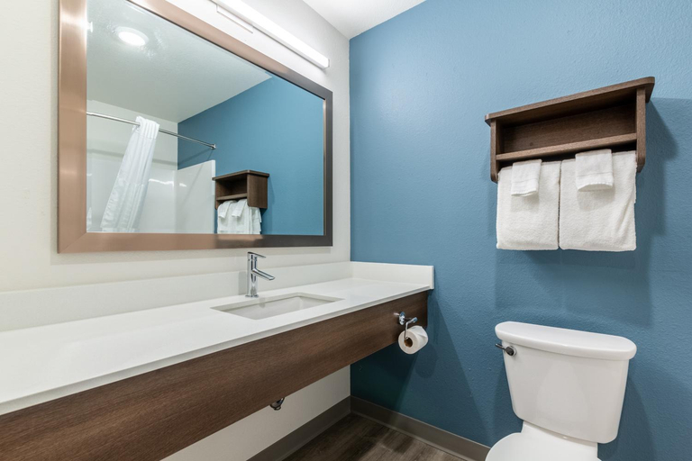 Bathroom 4, Woodspring Suites Gurnee - Chicago, Lake