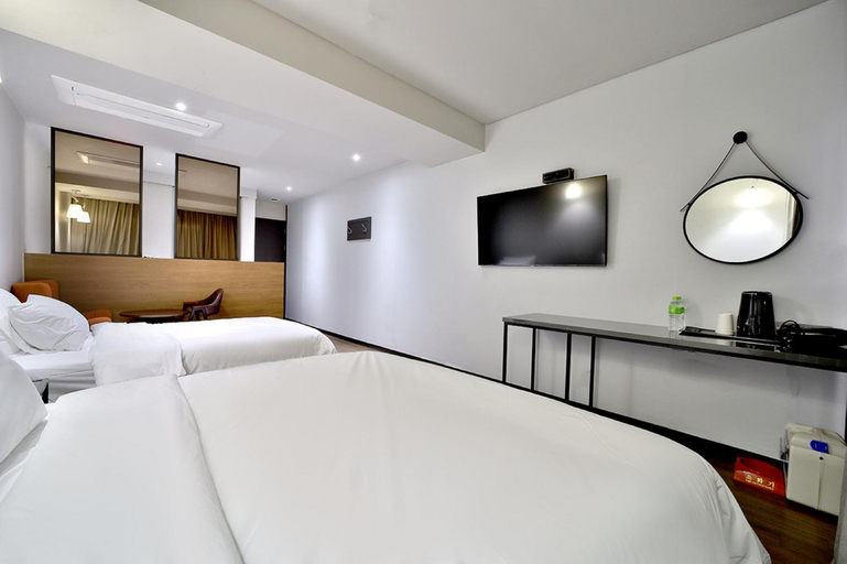 Bedroom 10