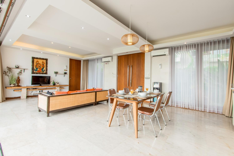 Dining Room 1