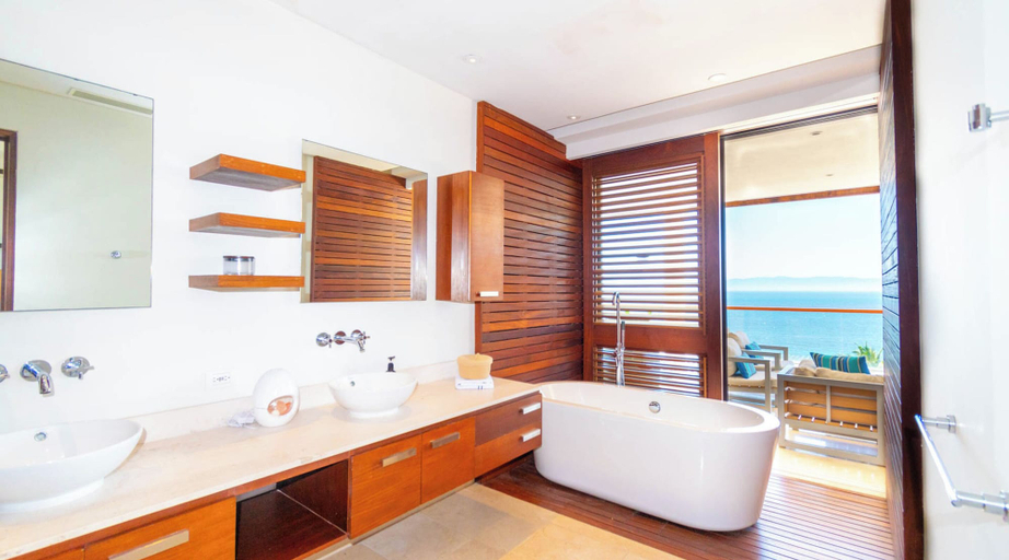 Bathroom 4, Cruz de Huanacaxtle Arena Blanca 408, Compostela