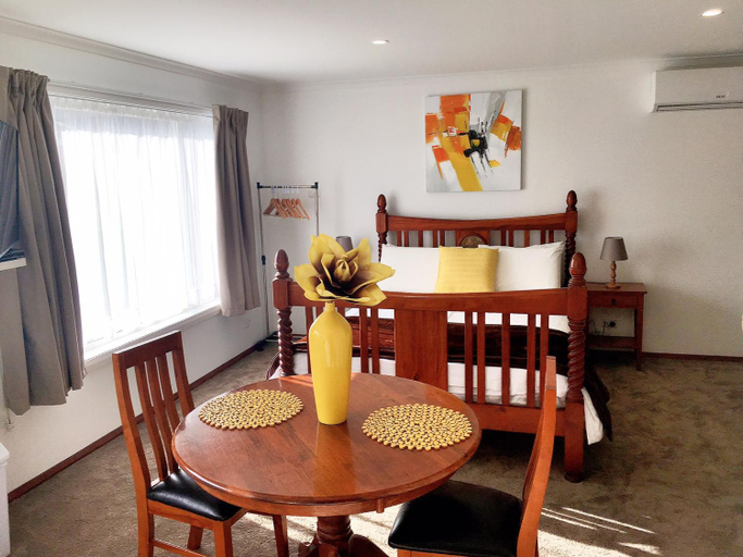Dining Room 7