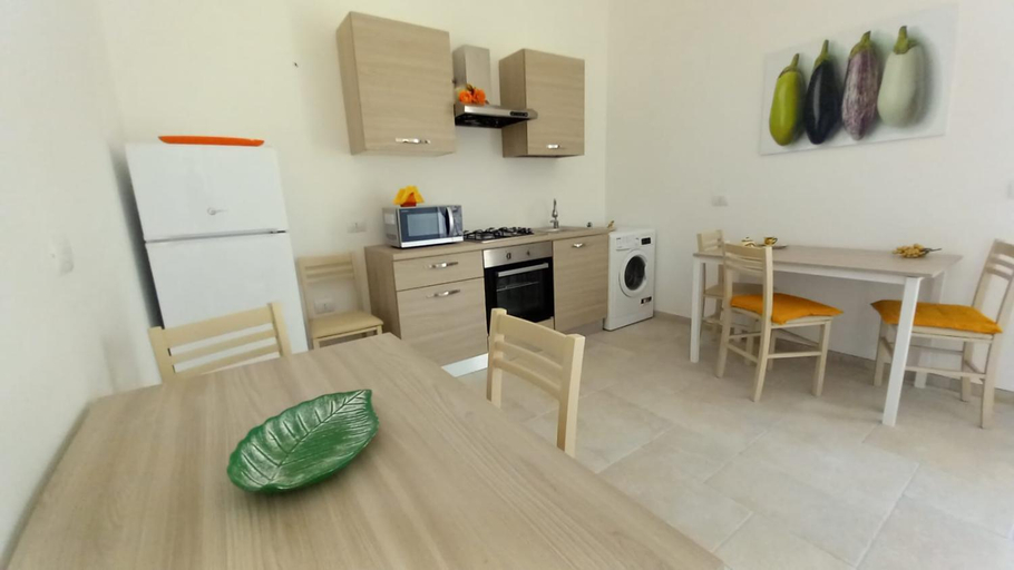 Others 1, B&B Bonomi, Lecce