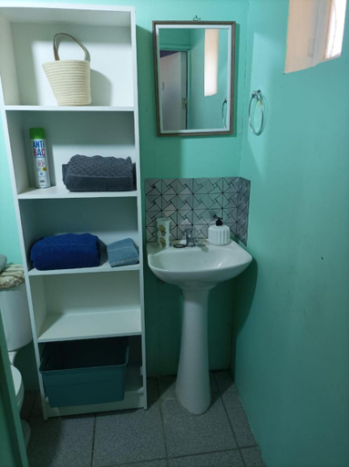 Bathroom 2, Casa Lo Herrera, Maipo
