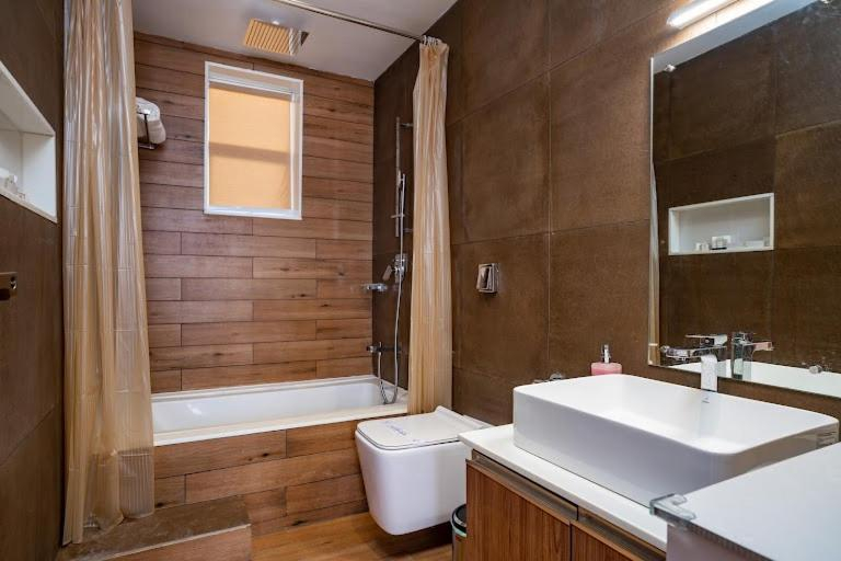 Bathroom, THRILL HOLIDAYS MUNNAR, Idukki