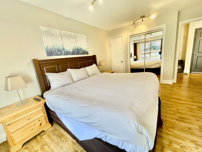 Others 3, Best ski in ski out condo at Whistler, Squamish-Lillooet
