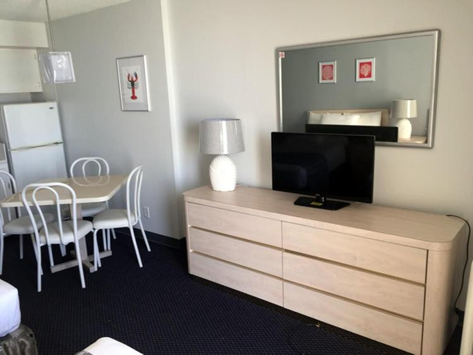 Bedroom, Bal Harbour Hotels, Cape May