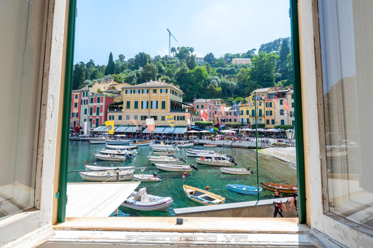 Others 4, Papu 2 by PortofinoVip, Genova
