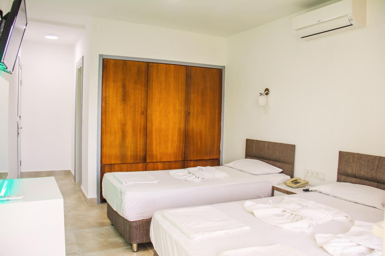 Bedroom 2, Aysev Hotel, Alanya