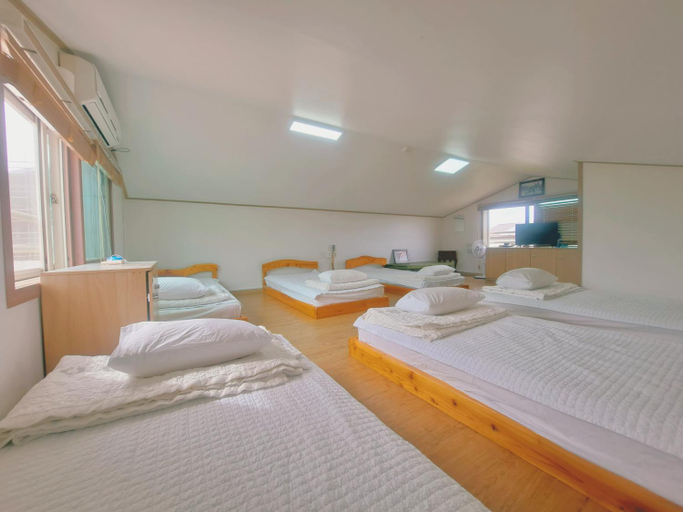 Bedroom 2, Jeju Gillime  Pension, Jeju