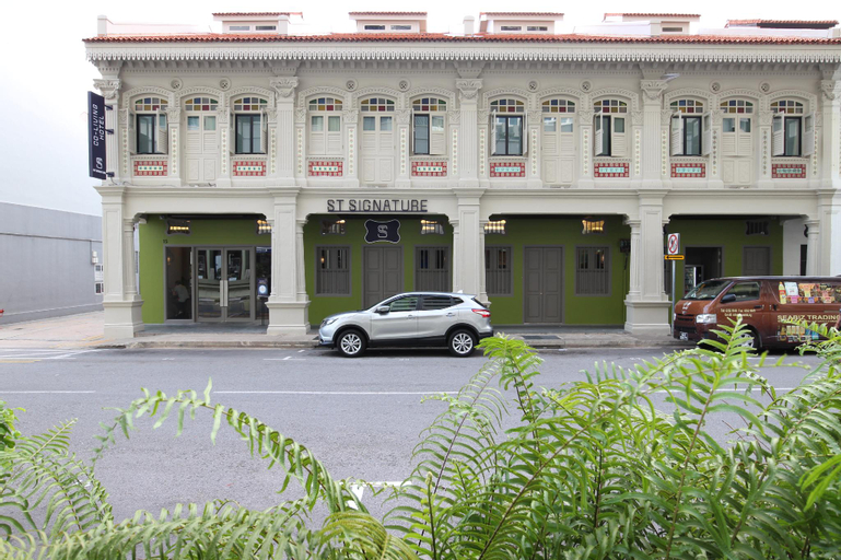 Exterior 15