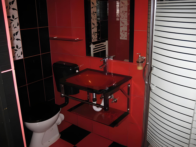 Bathroom 2, At Chorbadzhiykata, Karlovo