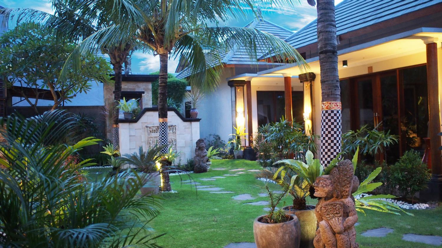 Exterior 3